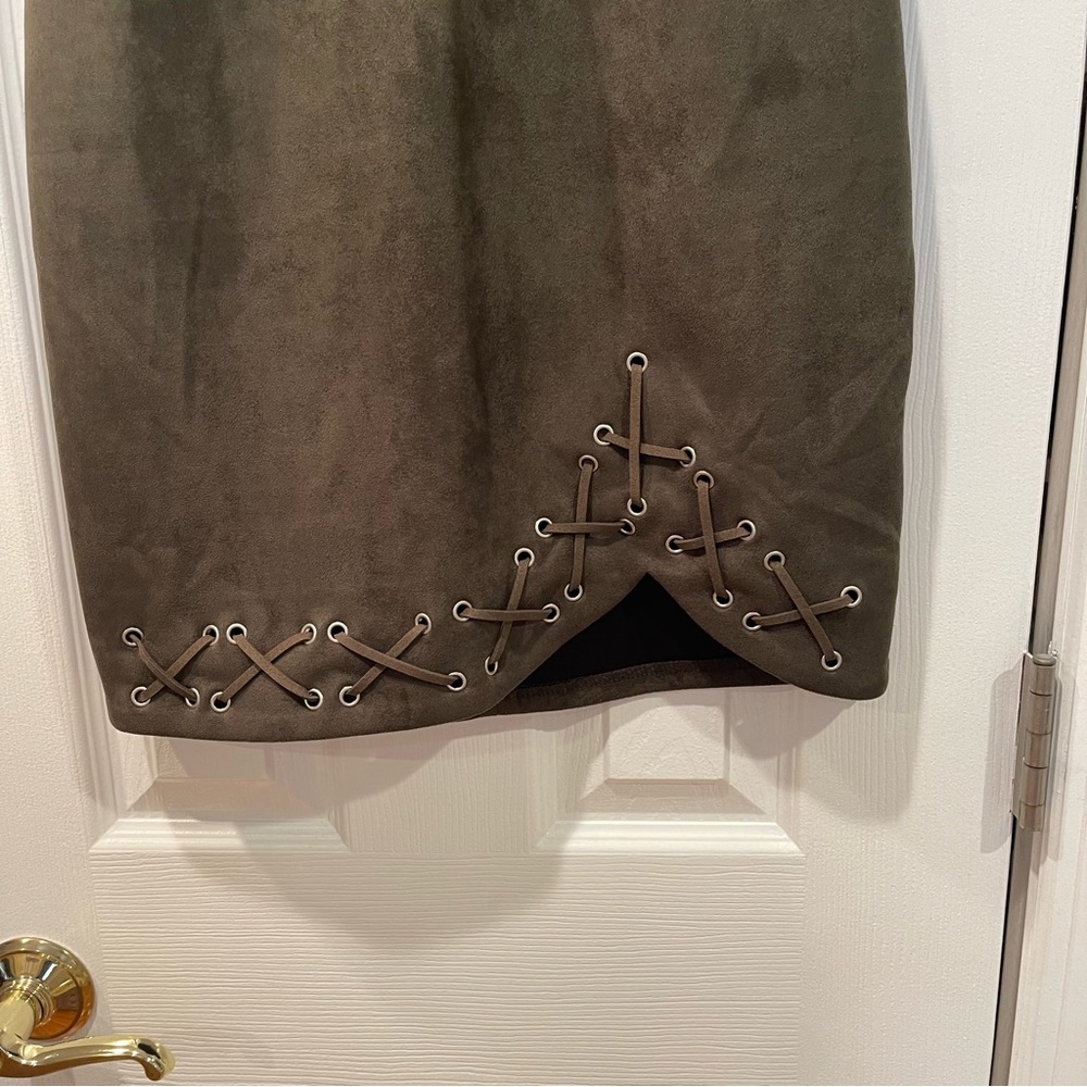Dress - Picture 4 of 8